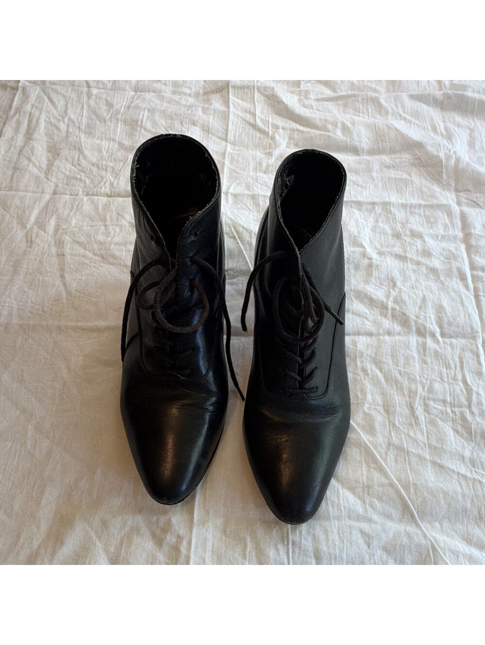 Women’s Black Leather Lace-Up Ankle Bootie Pointed Toe Comfort 6.5